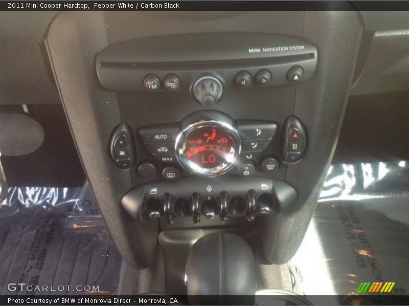 Pepper White / Carbon Black 2011 Mini Cooper Hardtop