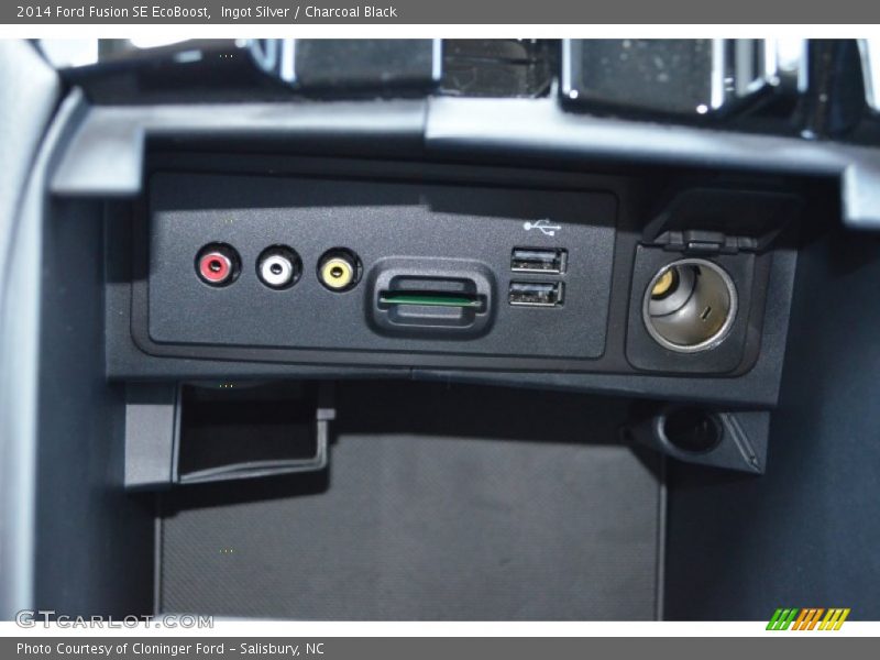 Ingot Silver / Charcoal Black 2014 Ford Fusion SE EcoBoost