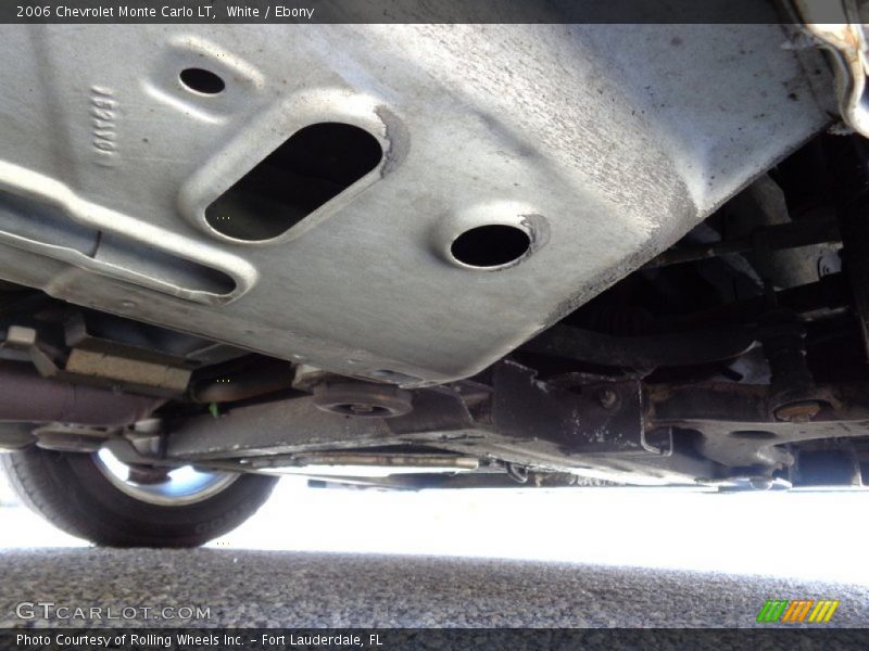 White / Ebony 2006 Chevrolet Monte Carlo LT