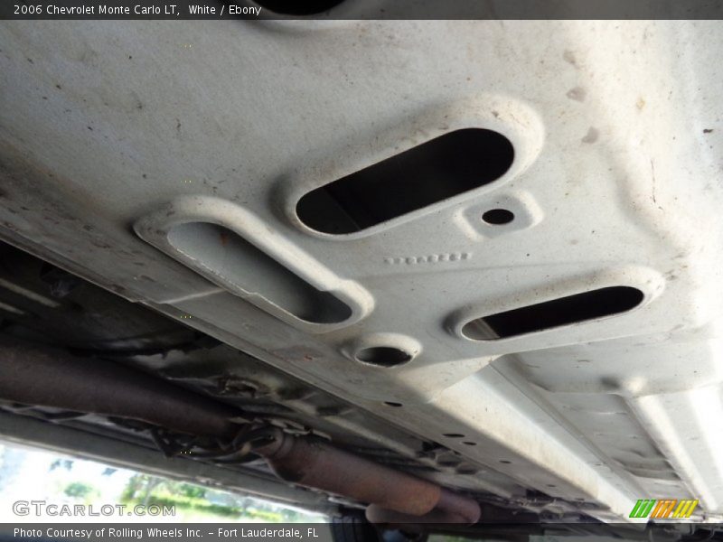 White / Ebony 2006 Chevrolet Monte Carlo LT