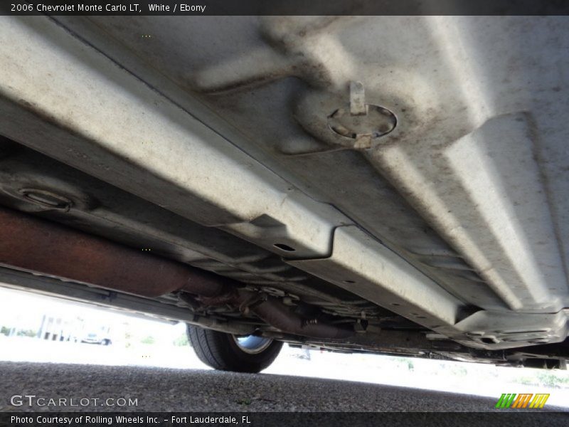 White / Ebony 2006 Chevrolet Monte Carlo LT