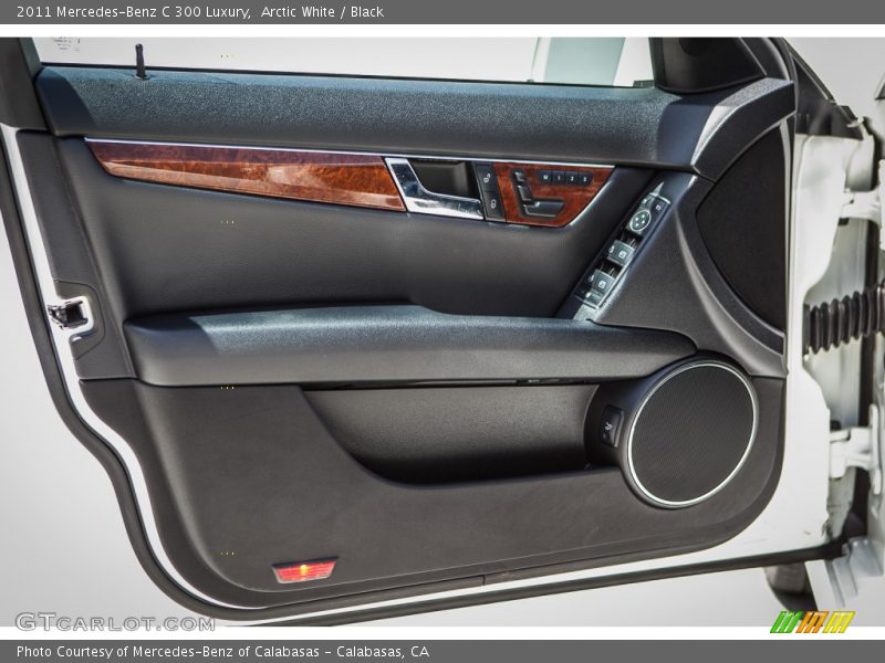 Arctic White / Black 2011 Mercedes-Benz C 300 Luxury