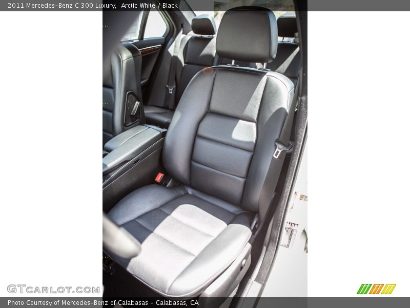Arctic White / Black 2011 Mercedes-Benz C 300 Luxury