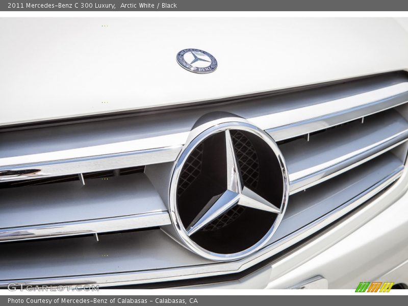Arctic White / Black 2011 Mercedes-Benz C 300 Luxury