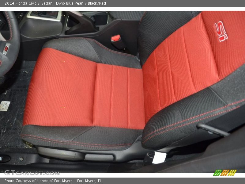 Front Seat of 2014 Civic Si Sedan