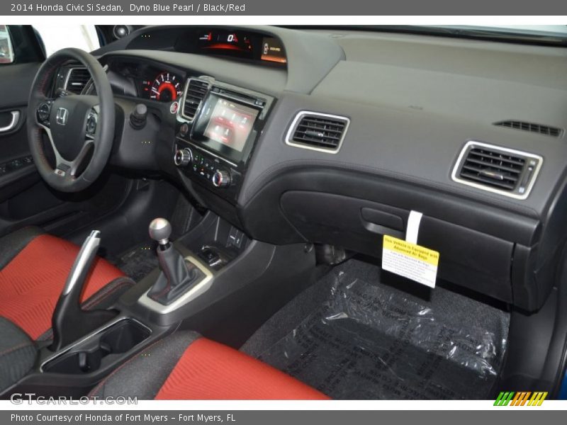 Dashboard of 2014 Civic Si Sedan
