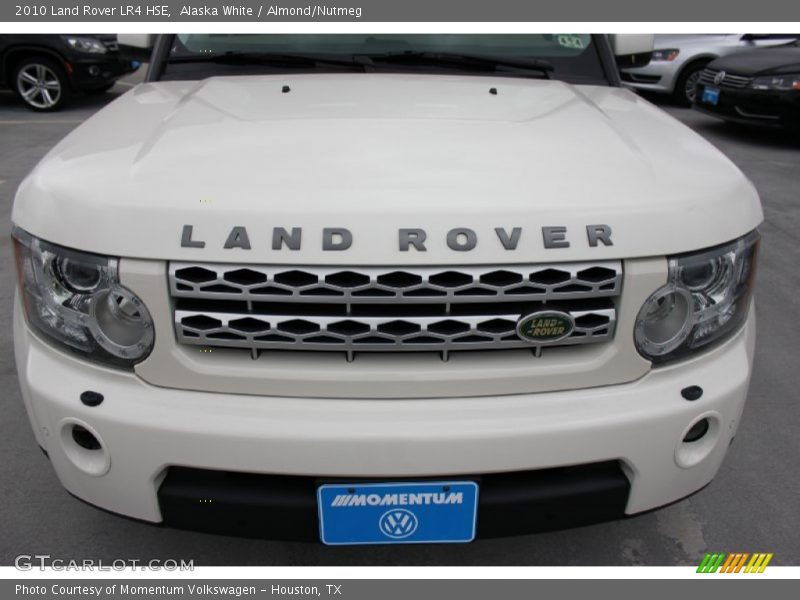 Alaska White / Almond/Nutmeg 2010 Land Rover LR4 HSE