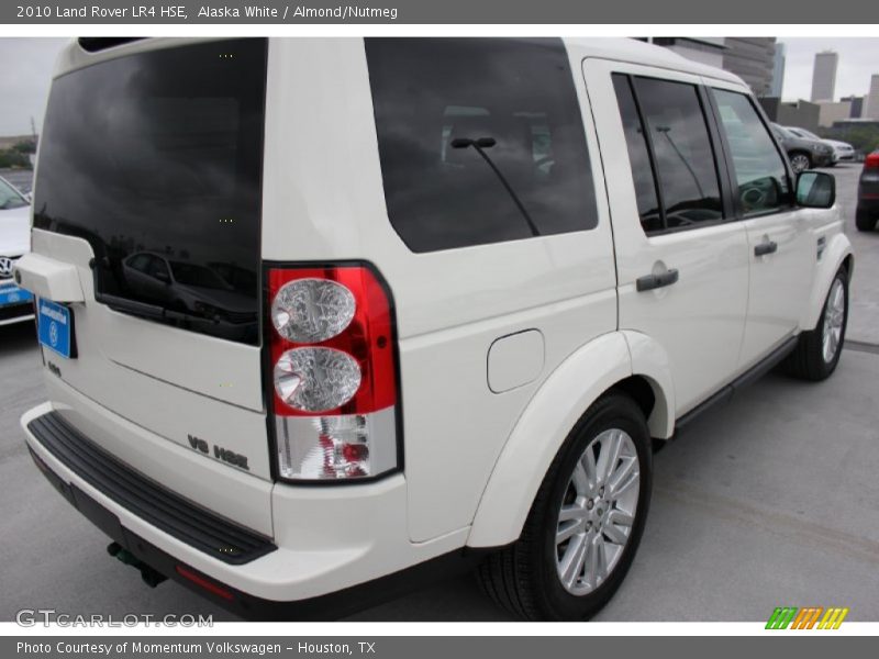 Alaska White / Almond/Nutmeg 2010 Land Rover LR4 HSE