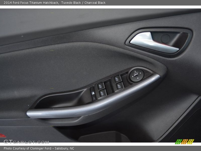 Tuxedo Black / Charcoal Black 2014 Ford Focus Titanium Hatchback
