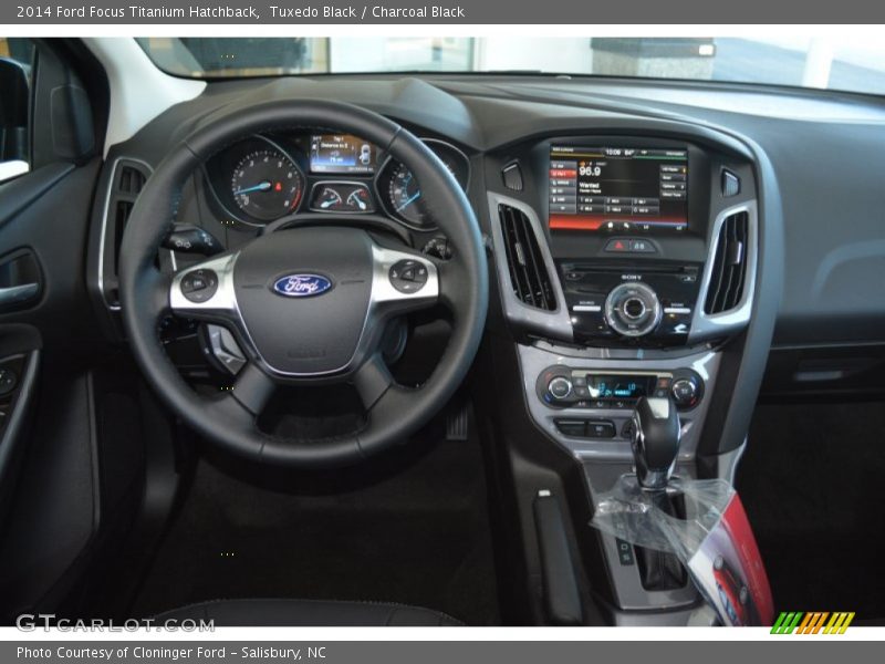Tuxedo Black / Charcoal Black 2014 Ford Focus Titanium Hatchback