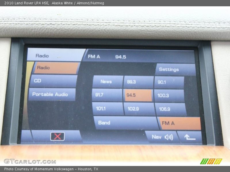 Alaska White / Almond/Nutmeg 2010 Land Rover LR4 HSE