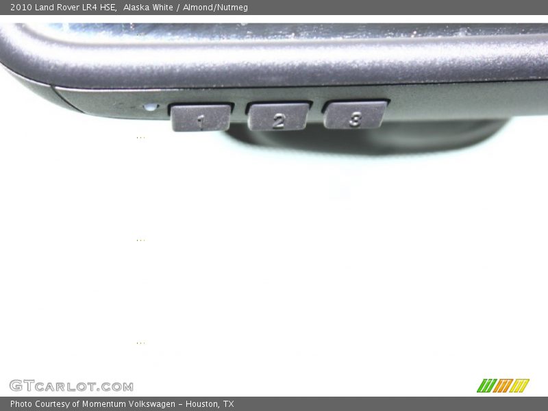 Alaska White / Almond/Nutmeg 2010 Land Rover LR4 HSE