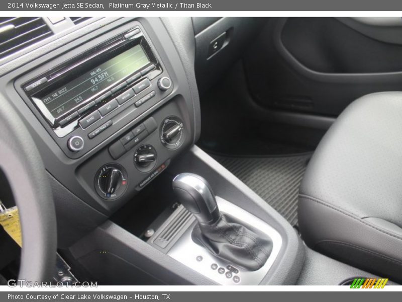 Platinum Gray Metallic / Titan Black 2014 Volkswagen Jetta SE Sedan