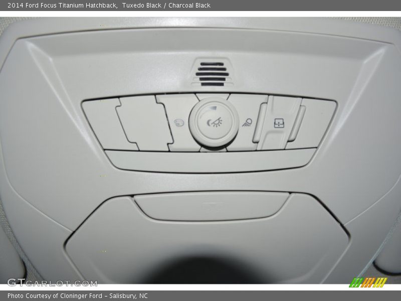 Tuxedo Black / Charcoal Black 2014 Ford Focus Titanium Hatchback