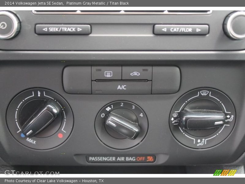 Platinum Gray Metallic / Titan Black 2014 Volkswagen Jetta SE Sedan