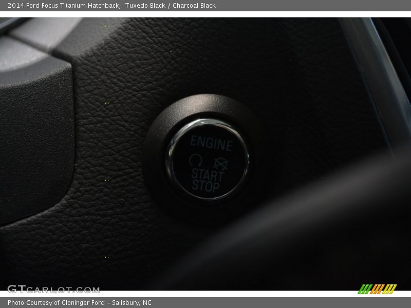 Tuxedo Black / Charcoal Black 2014 Ford Focus Titanium Hatchback