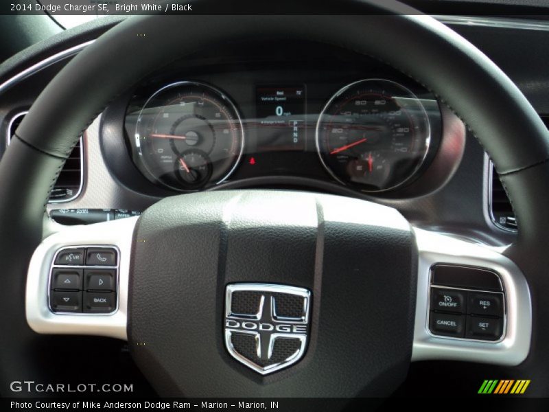 Bright White / Black 2014 Dodge Charger SE
