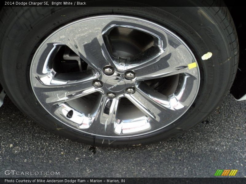 Bright White / Black 2014 Dodge Charger SE