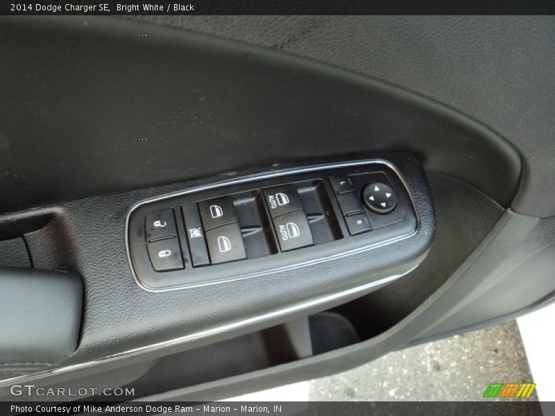 Bright White / Black 2014 Dodge Charger SE