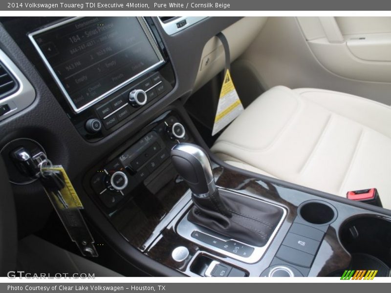 Pure White / Cornsilk Beige 2014 Volkswagen Touareg TDI Executive 4Motion