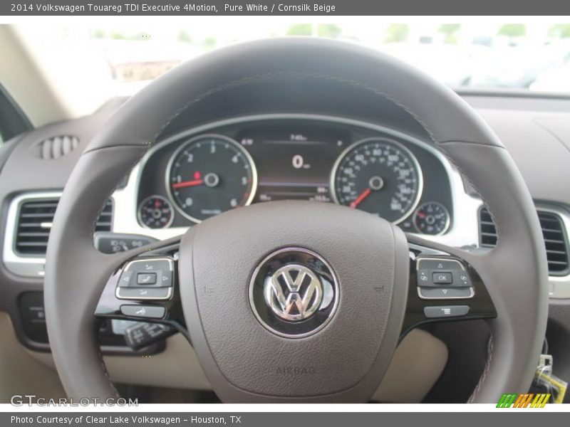 Pure White / Cornsilk Beige 2014 Volkswagen Touareg TDI Executive 4Motion