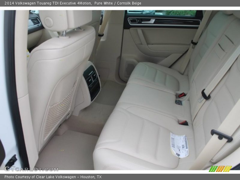 Pure White / Cornsilk Beige 2014 Volkswagen Touareg TDI Executive 4Motion