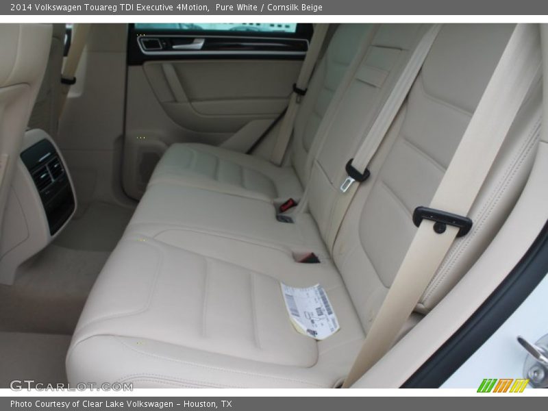 Pure White / Cornsilk Beige 2014 Volkswagen Touareg TDI Executive 4Motion