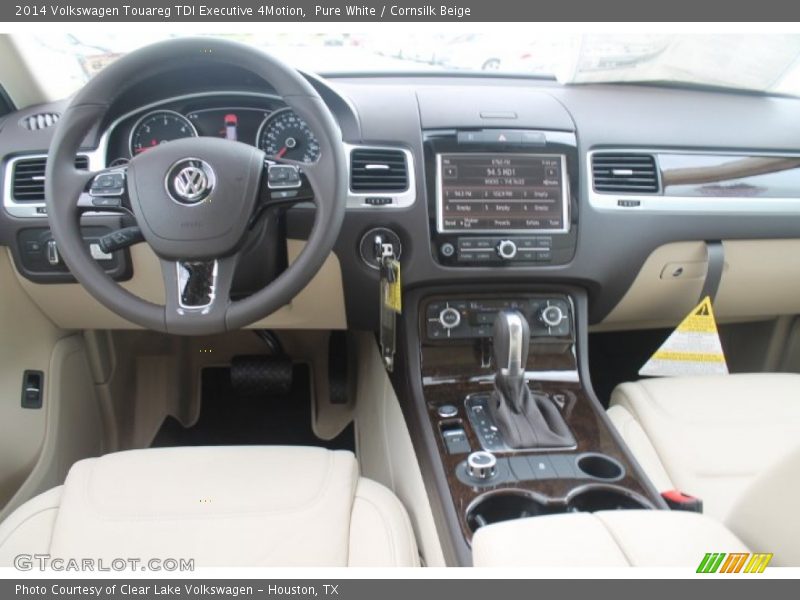 Pure White / Cornsilk Beige 2014 Volkswagen Touareg TDI Executive 4Motion