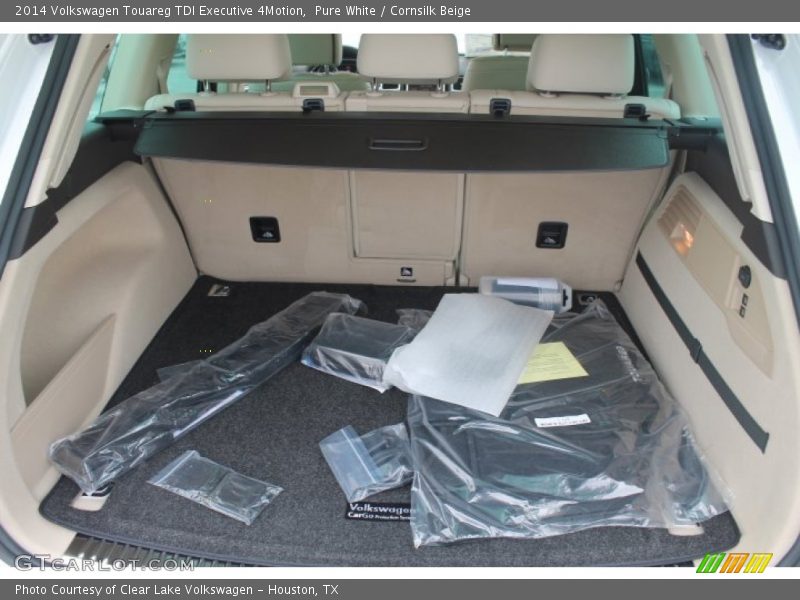 Pure White / Cornsilk Beige 2014 Volkswagen Touareg TDI Executive 4Motion
