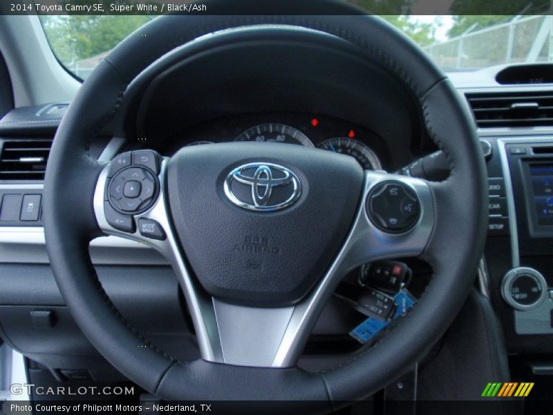 Super White / Black/Ash 2014 Toyota Camry SE