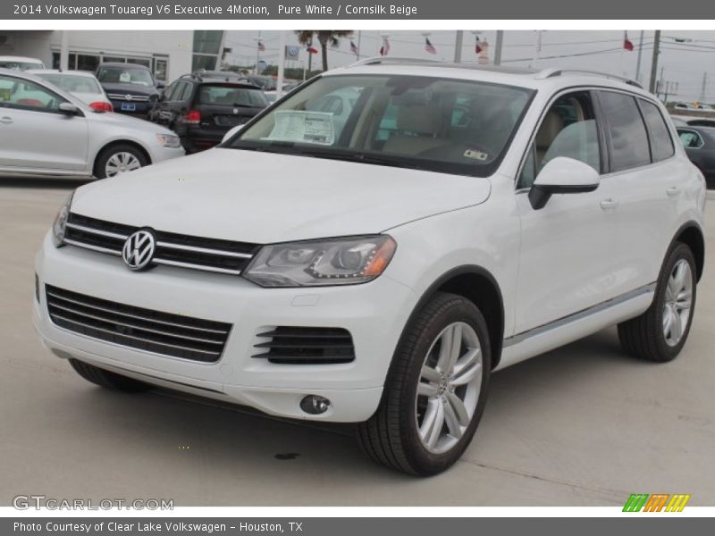 Pure White / Cornsilk Beige 2014 Volkswagen Touareg V6 Executive 4Motion