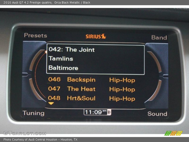 Orca Black Metallic / Black 2010 Audi Q7 4.2 Prestige quattro