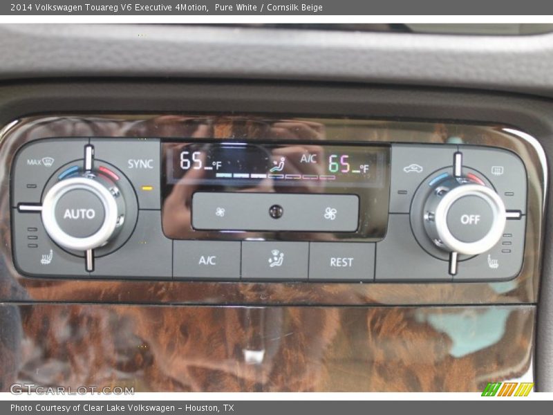 Pure White / Cornsilk Beige 2014 Volkswagen Touareg V6 Executive 4Motion