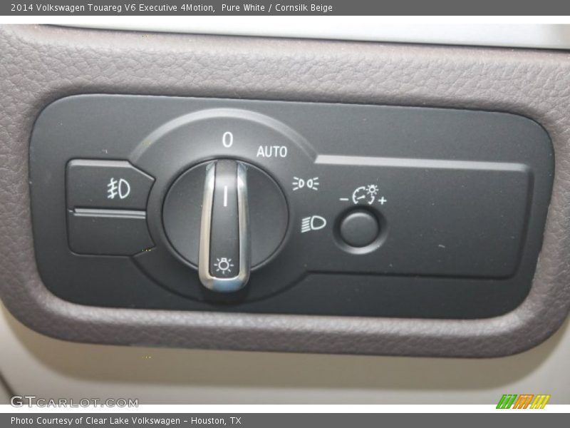 Pure White / Cornsilk Beige 2014 Volkswagen Touareg V6 Executive 4Motion