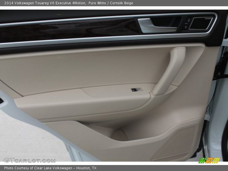 Pure White / Cornsilk Beige 2014 Volkswagen Touareg V6 Executive 4Motion