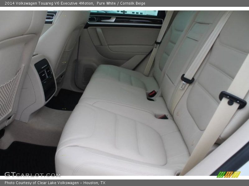 Pure White / Cornsilk Beige 2014 Volkswagen Touareg V6 Executive 4Motion