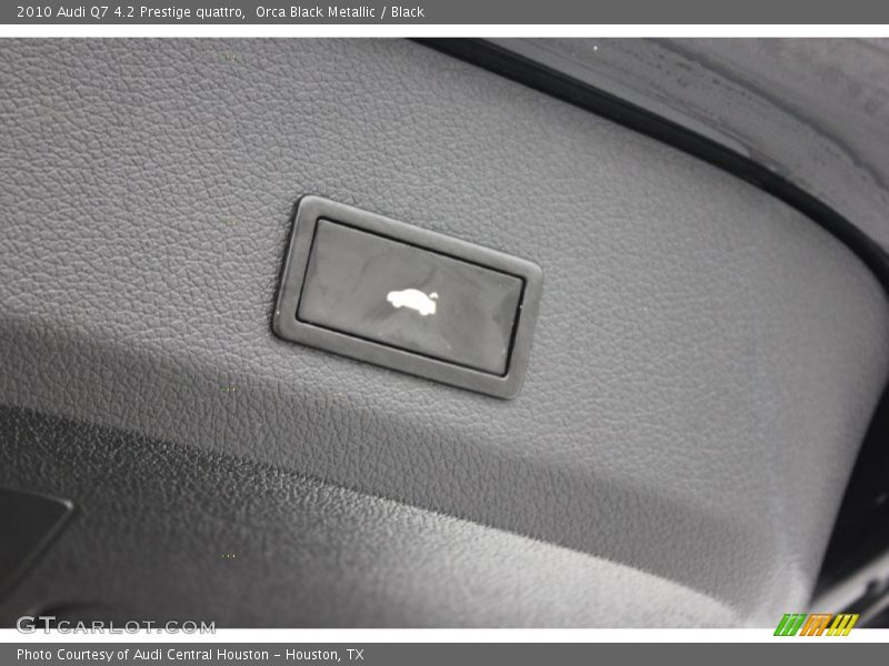 Orca Black Metallic / Black 2010 Audi Q7 4.2 Prestige quattro
