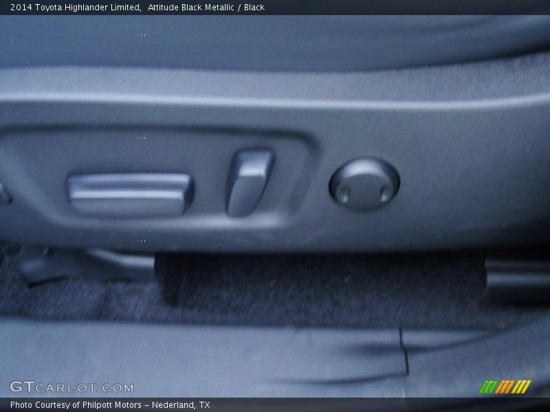 Attitude Black Metallic / Black 2014 Toyota Highlander Limited