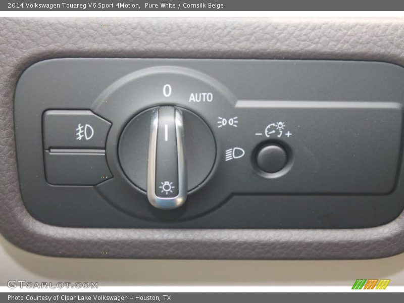 Pure White / Cornsilk Beige 2014 Volkswagen Touareg V6 Sport 4Motion