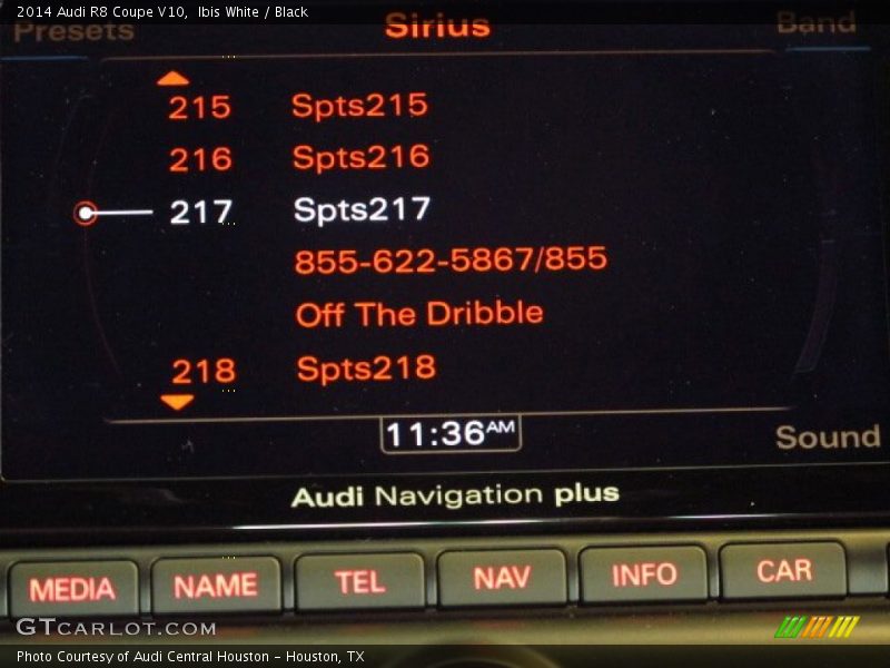 Ibis White / Black 2014 Audi R8 Coupe V10