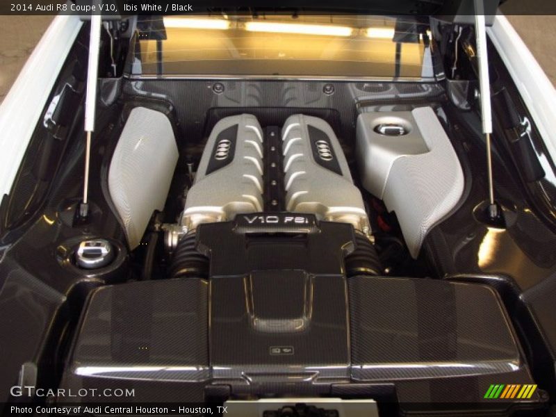 Ibis White / Black 2014 Audi R8 Coupe V10
