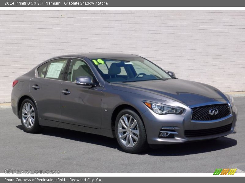 Front 3/4 View of 2014 Q 50 3.7 Premium