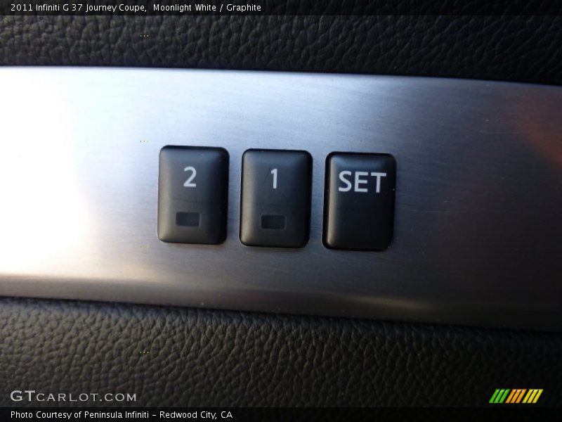 Moonlight White / Graphite 2011 Infiniti G 37 Journey Coupe