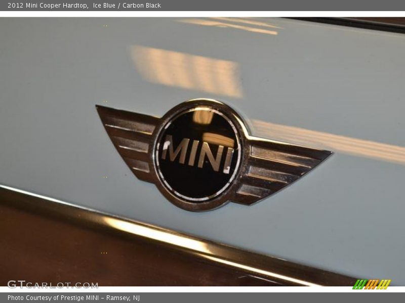 Ice Blue / Carbon Black 2012 Mini Cooper Hardtop