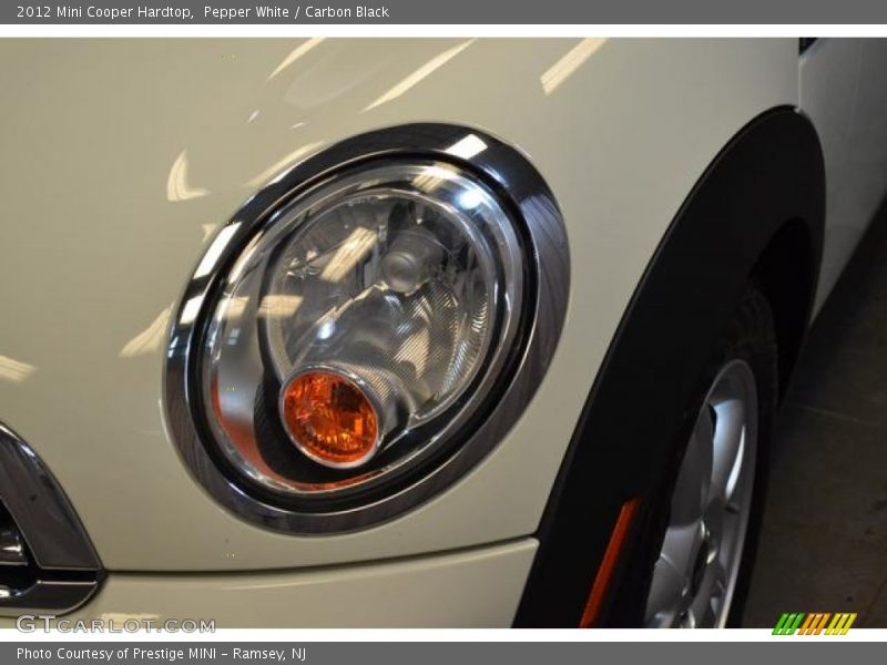 Pepper White / Carbon Black 2012 Mini Cooper Hardtop