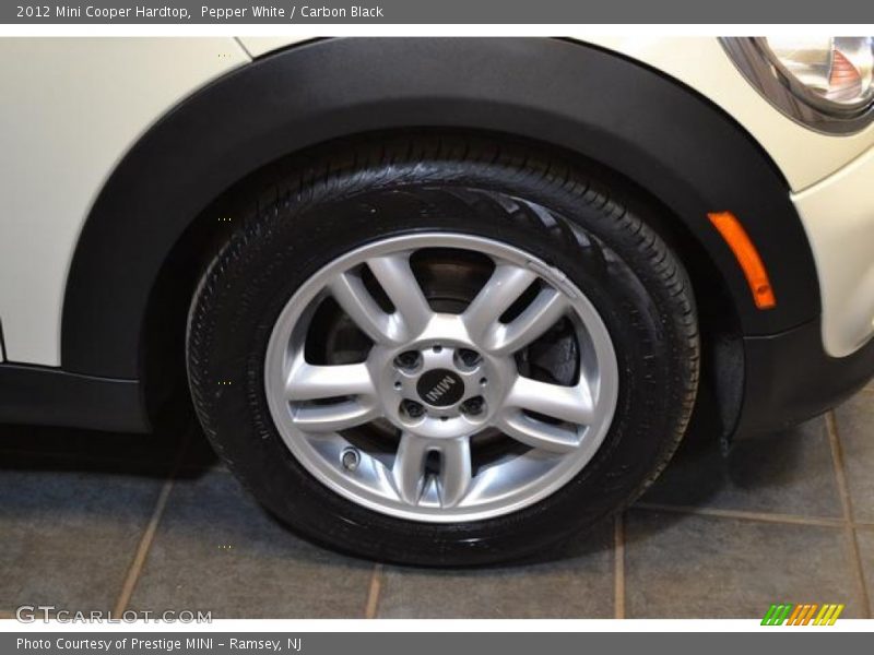 Pepper White / Carbon Black 2012 Mini Cooper Hardtop