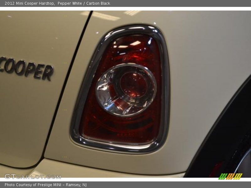 Pepper White / Carbon Black 2012 Mini Cooper Hardtop