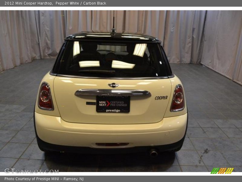 Pepper White / Carbon Black 2012 Mini Cooper Hardtop
