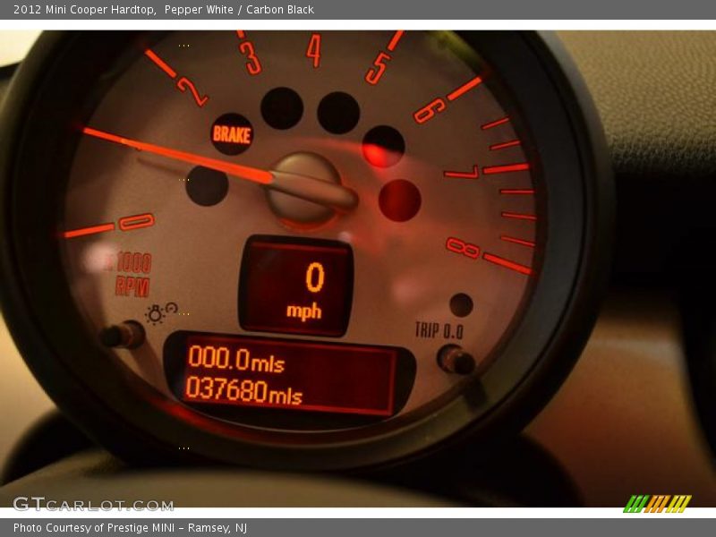 Pepper White / Carbon Black 2012 Mini Cooper Hardtop
