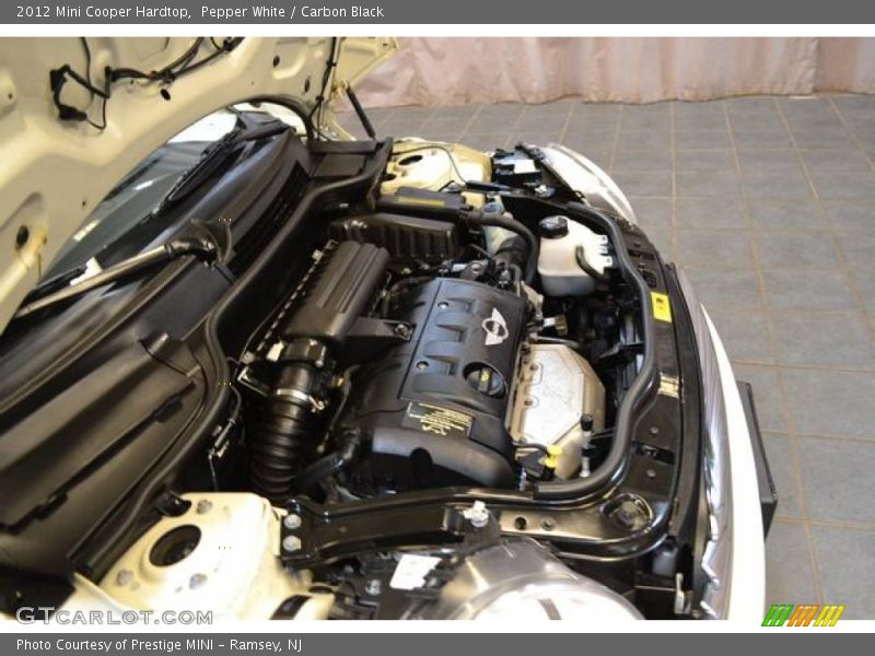 Pepper White / Carbon Black 2012 Mini Cooper Hardtop